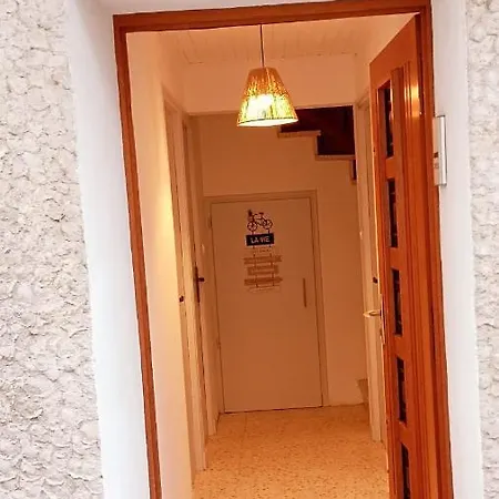 Dom wakacyjny Charmante Maison De Avec Parking Prive *